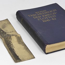 WW2 U-Boat Handbook 1941/42 Ship Identification 1157 pics Submarine